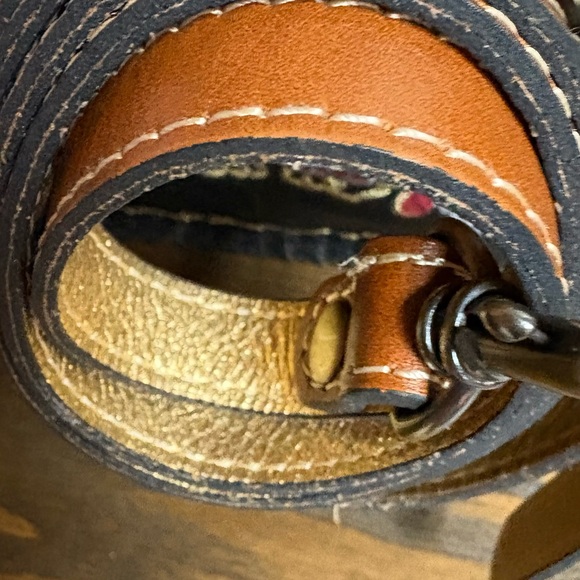 AREZZO-POVENCAL ESCAPE (VGUC) - Picture 6 of 7